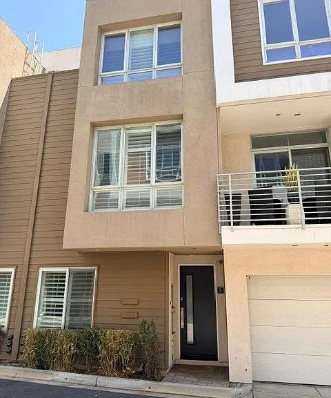 1400 N Fuller Ave #8 — Photo 1
