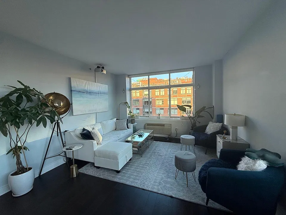 1450 Washington St #512