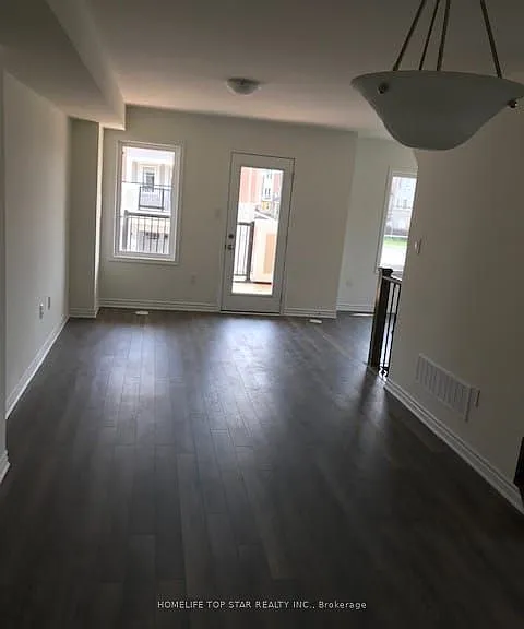 34 Deans Dr — Photo 4