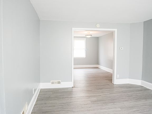 3rd image of 3249 Westmont Ave