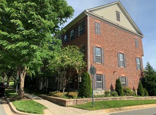 1015 Grand Champion Dr, Rockville, MD 20850