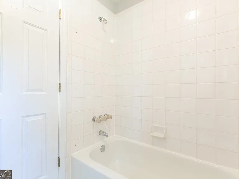 1748 Christiana Dr — Photo 24