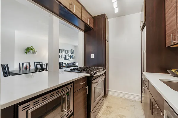 Sold by Julia B Fee Sotheby's International Realty | media 4