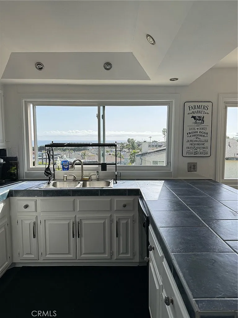2 bed, 1283 sqft, $5,800 — Photo 2