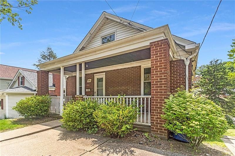 1st image of 832 Rockwood Ave