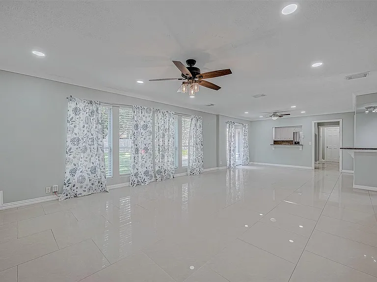 8110 Bent Oak Ln — Photo 13