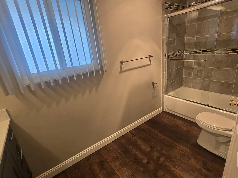 520 Van Buren Avenue — Photo 96