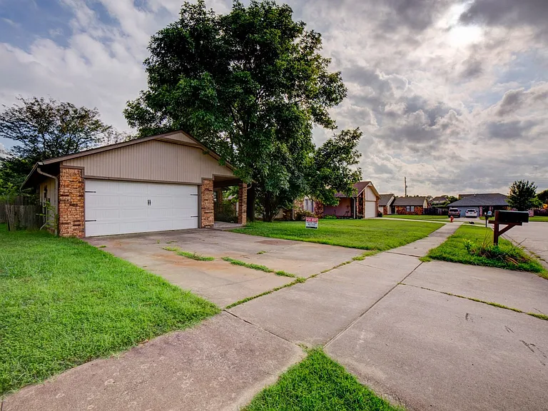 2505 E Princeton St — Photo 18