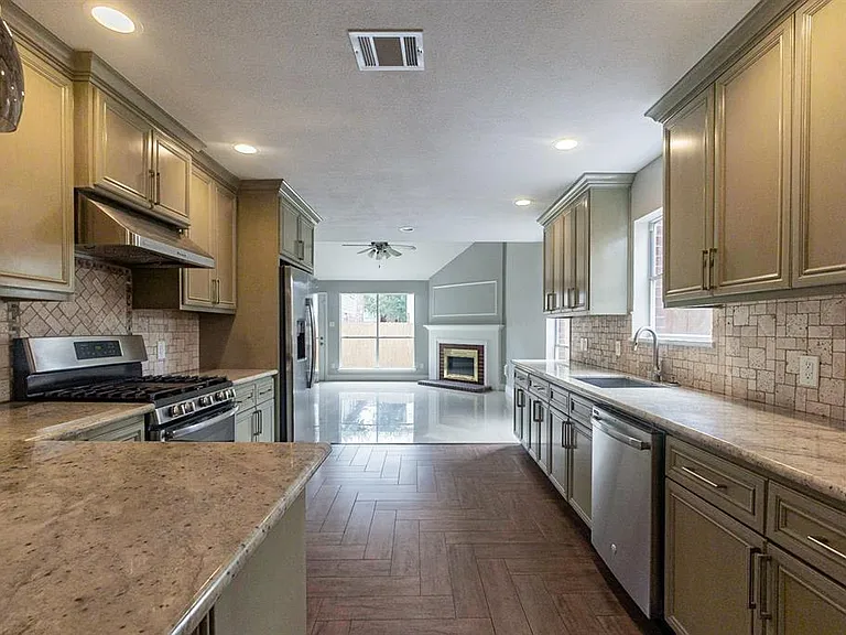12023 Meadow Place Dr — Photo 34
