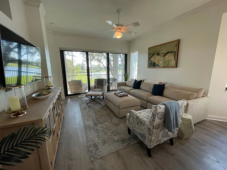 2377 Ravenna Blvd #202 — Photo 14