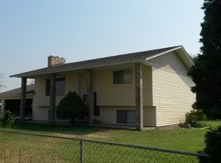 3438 Hanson Loop, Burbank, WA 99323