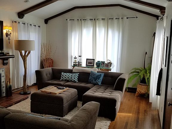 2nd image of 4866 Kensington Dr