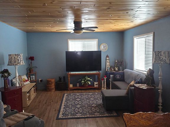 2nd image of 1304 James St