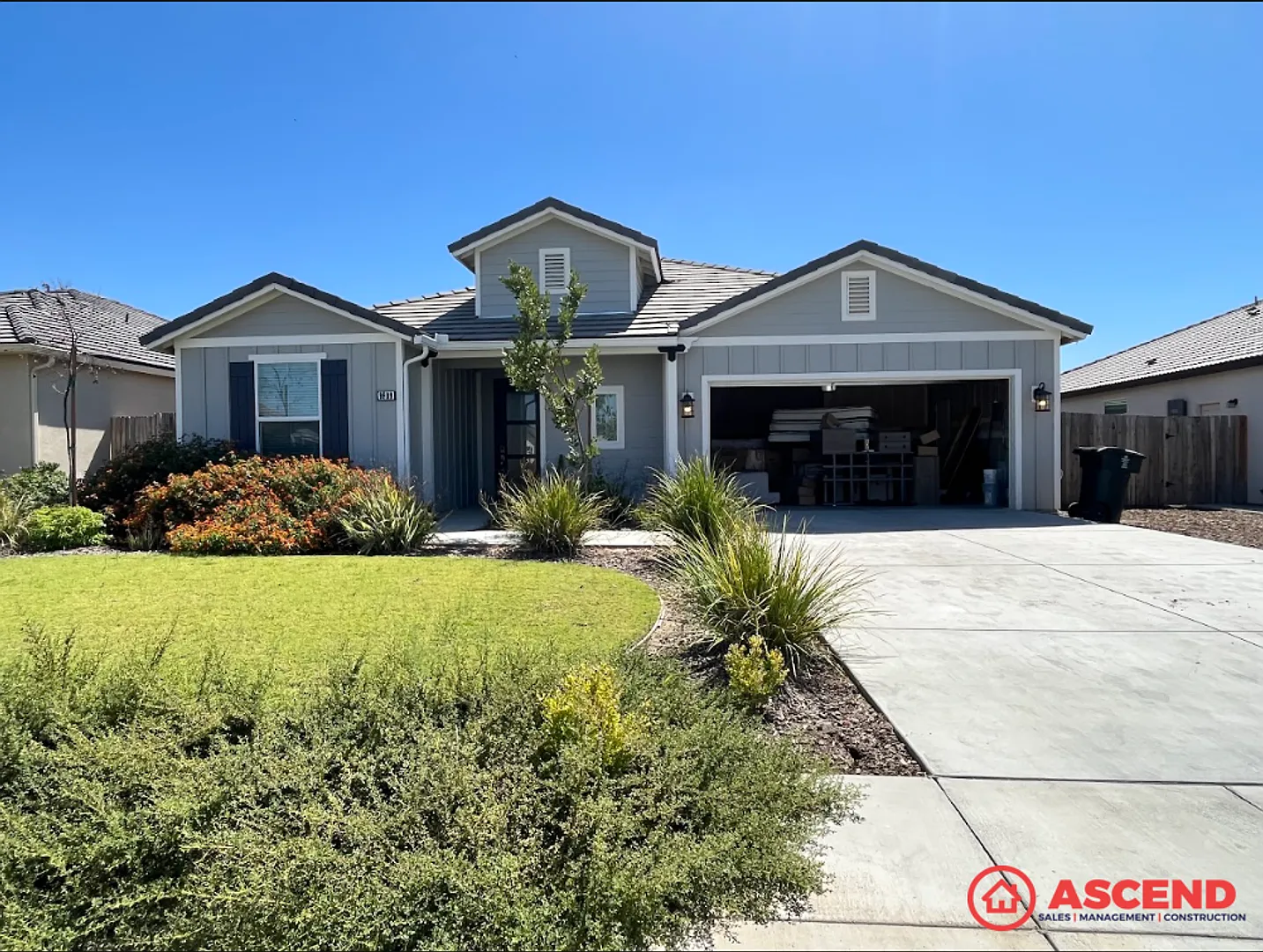 Stunning 4BD/3BA Home in Bakersfield's Desirable 93311 Solar, All Pets Welcome! — Photo 1