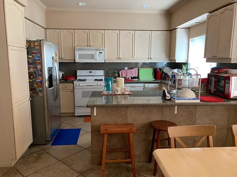 612 N Pageant Dr — Photo 6