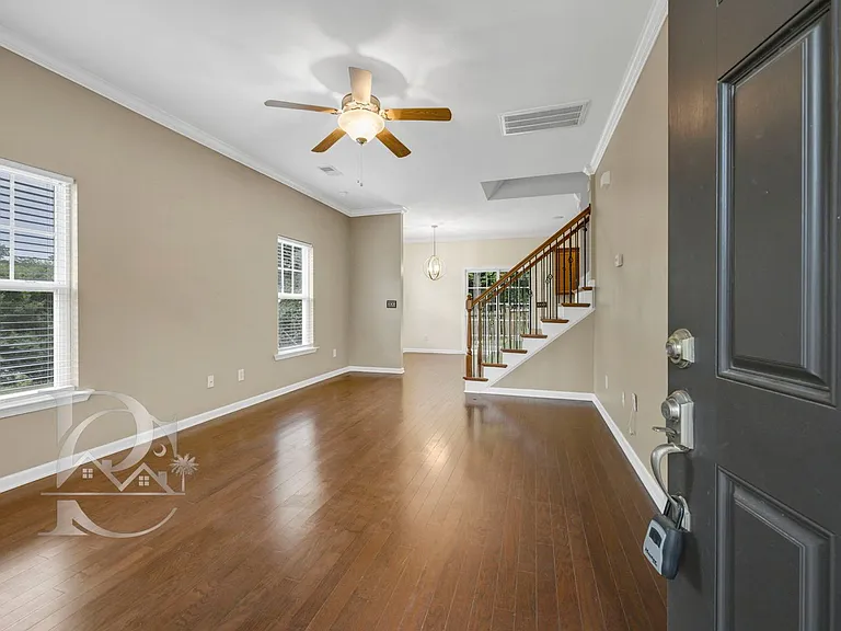 328 Northwood St — Photo 4