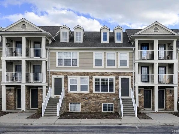 1152 Faulkner, Troy, MI 48083