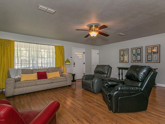 5th image of 1119 Buena Vista St
