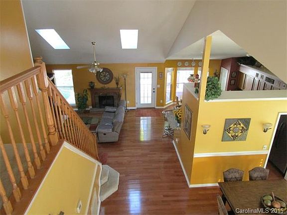 5th image of 3819 Hedingham Ct