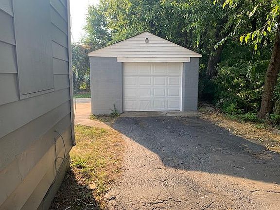 3rd image of 2545 Renwood Pl