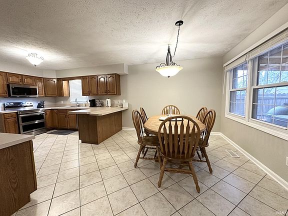 4th image of 3621 Keck Ave