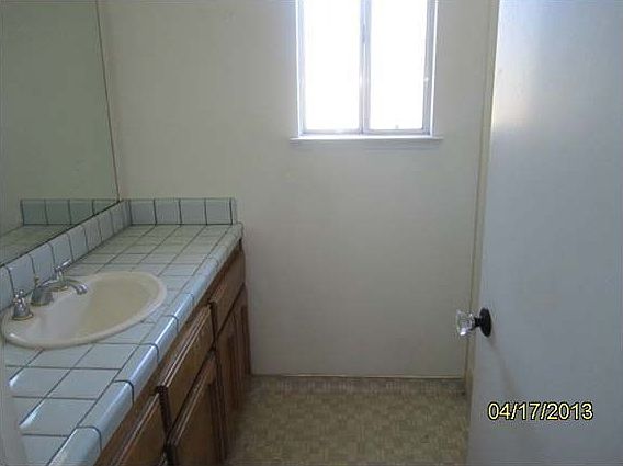 5th image of 25666 Avenue 18 1/2
