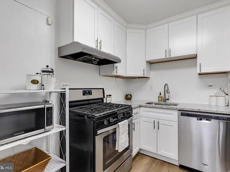 2030 N Adams St #303 — Photo 13