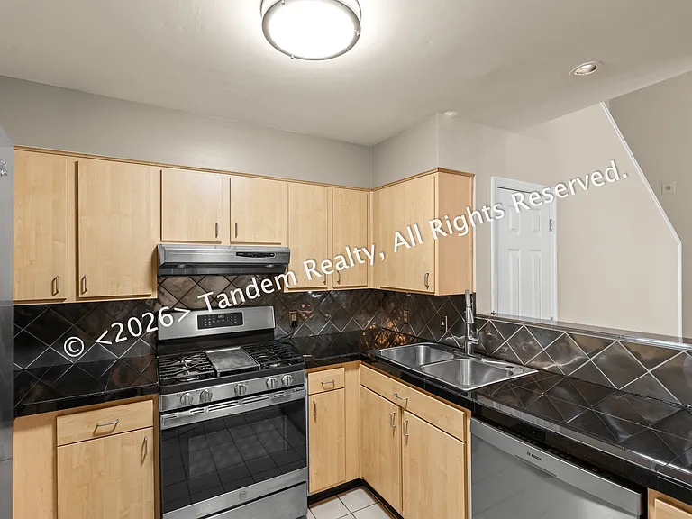 937 Russell St Apt 10 (8)_07222026