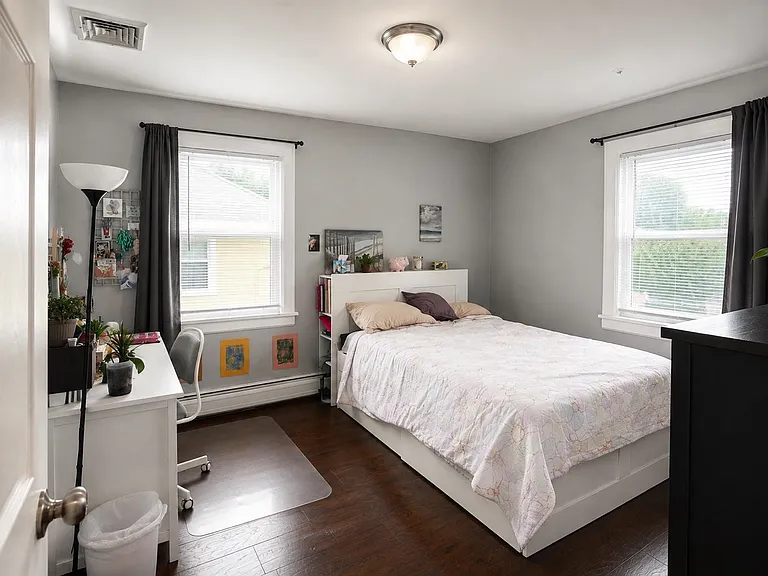 401 Broad Ave — Photo 11