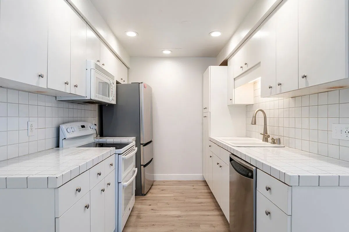 2 bed, 2.5 bath, 1107 sqft, $2,950 — Photo 3