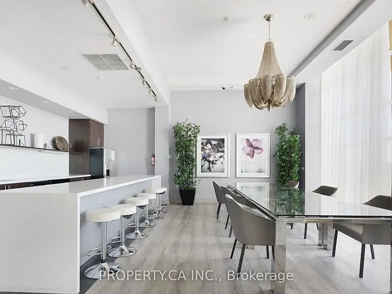 628 Fleet St #327 — Photo 12