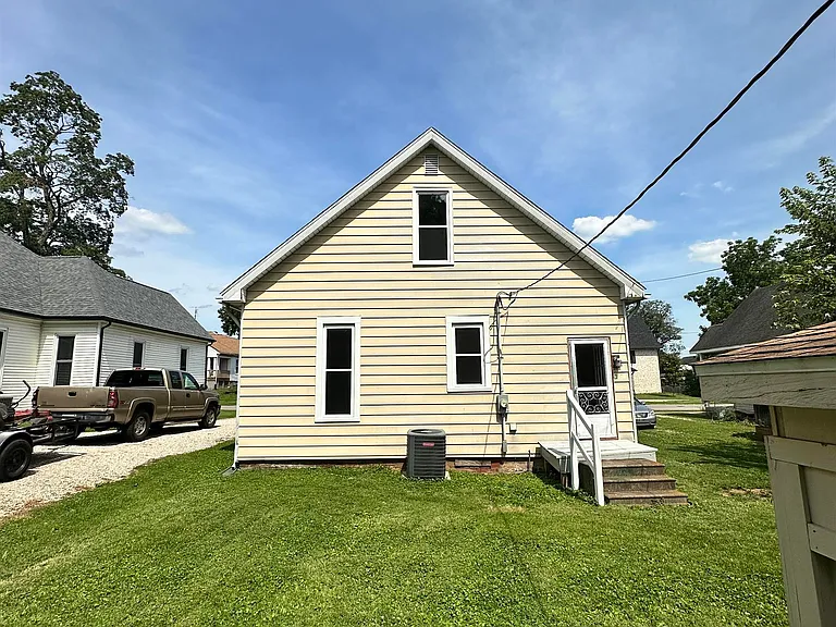 235 S Seminary St — Photo 36
