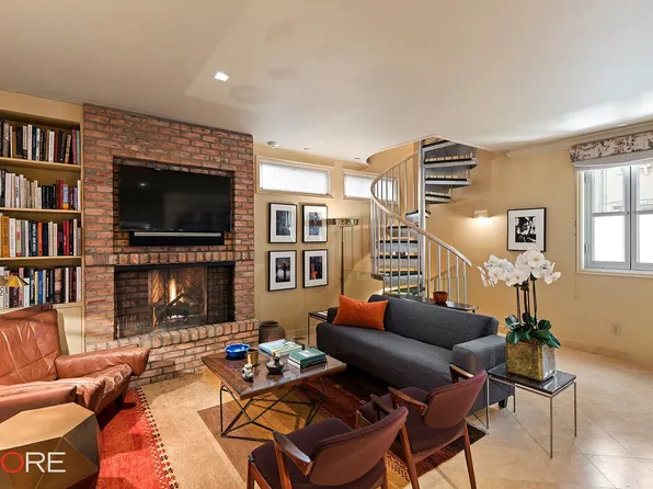 217 E 5th St, New York, NY 10003