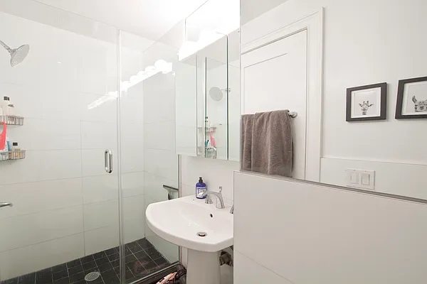 Rented by R New York | media 30