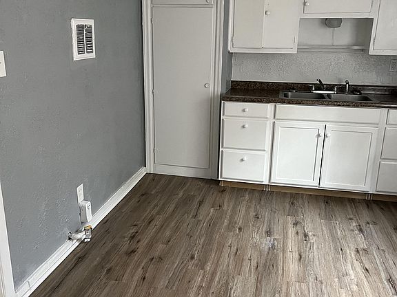 3rd image of 2141 Catalpa Dr #C