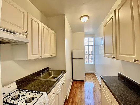 Rented by Sovereign Associates | media 7