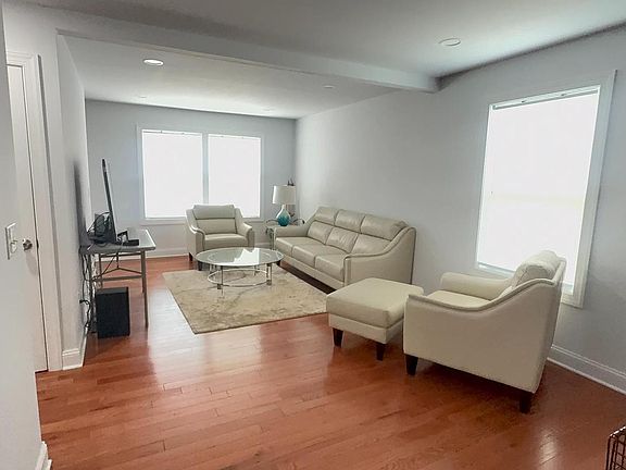 5th image of 15 William St
