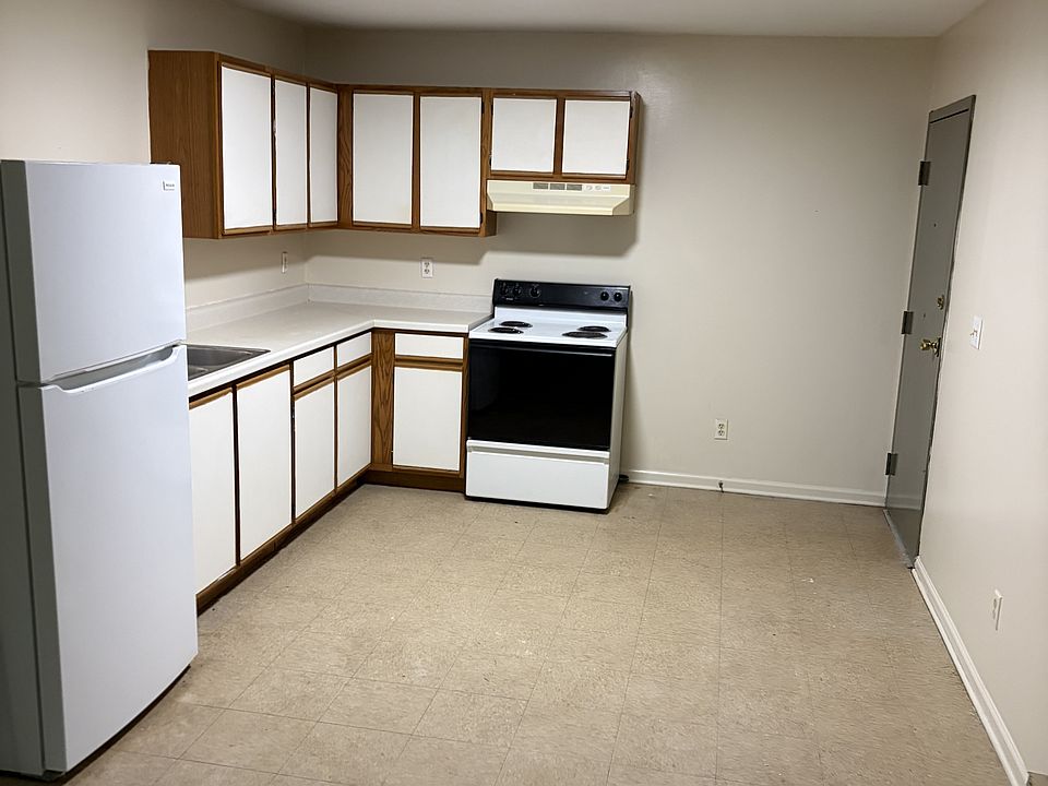 1st image of 1120 Minns Dr #2