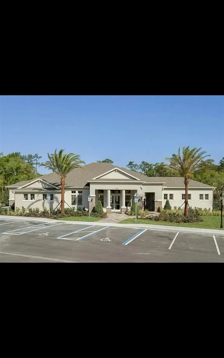 3 bed, 1614 sqft, $2,400 — Photo 2