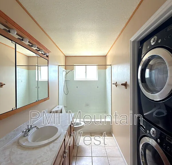1020 E 1275 N — Photo 9