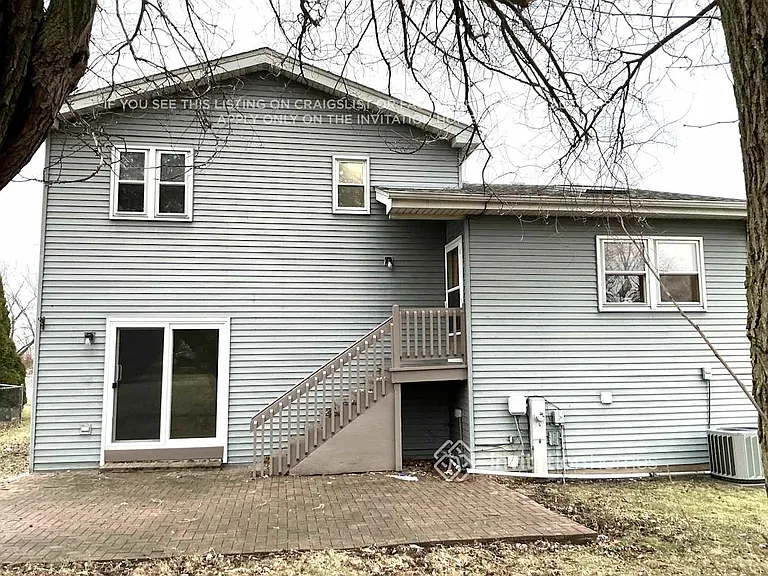 800 E Belmont Ave — Photo 15