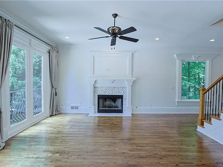 1296 Lenox Park Blvd — Photo 37