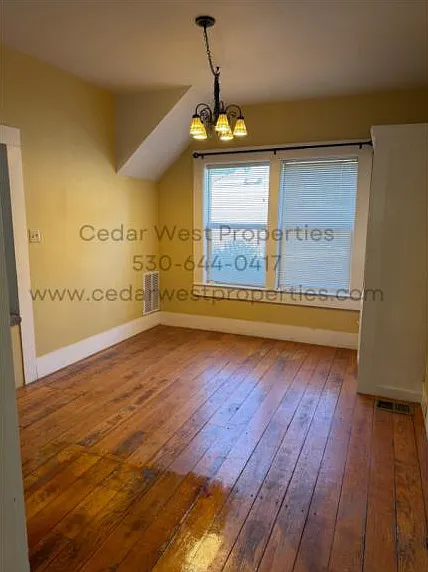 975 Coleman St — Photo 6