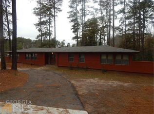 135 Maple Wood Dr, Lawrenceville, GA 30046