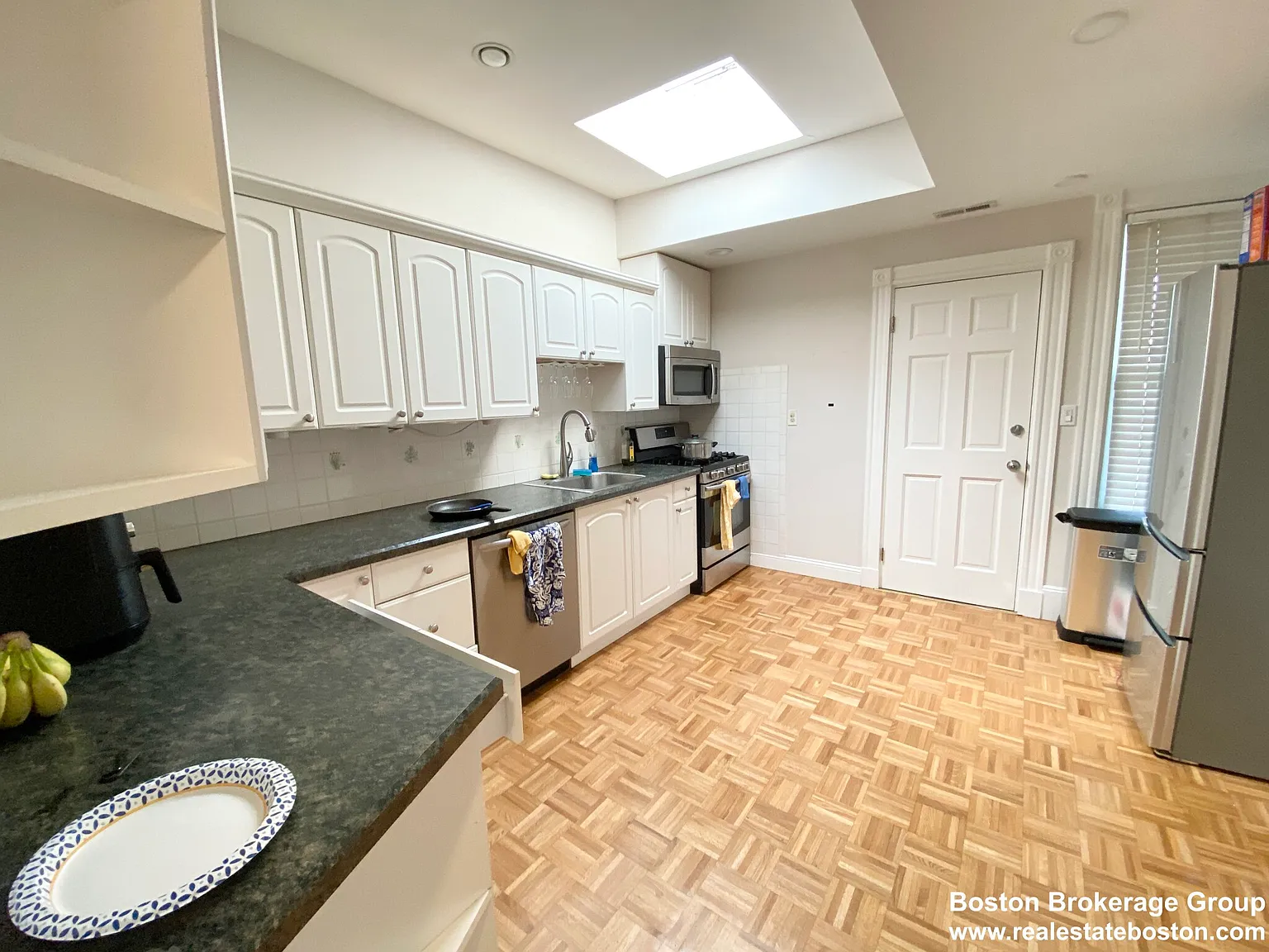 3 bed, 1.0 bath, $3,100 — Photo 2