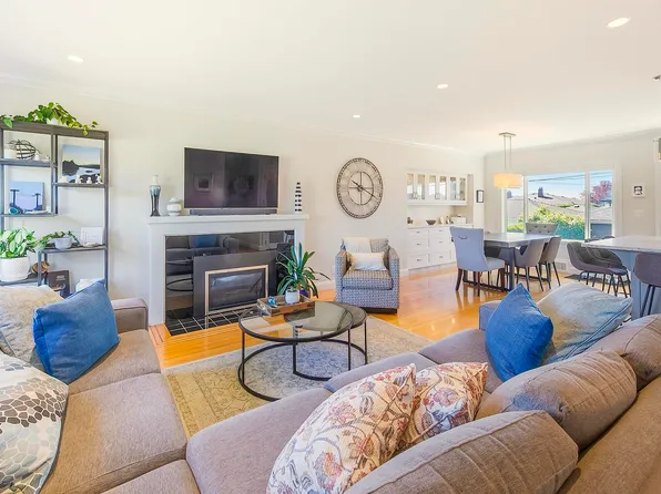 4850 Highlawn Dr, Burnaby, BC V5C 3T1