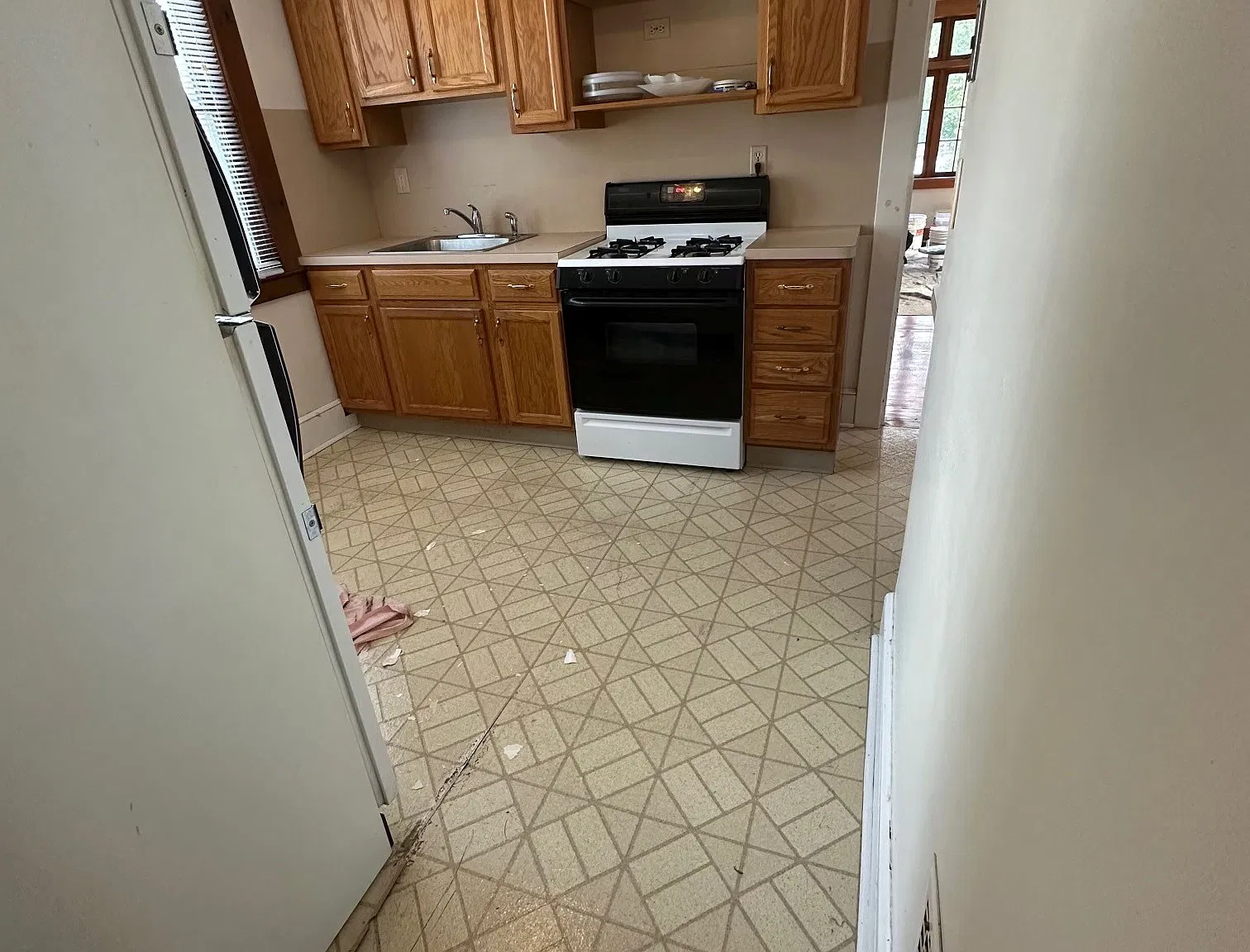 1 bed, 700 sqft, $1,300 — Photo 3