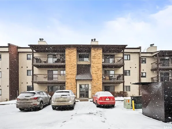 UNIT 201-215 Kingsmere BOULEVARD, Saskatoon, SK S7J 4J6