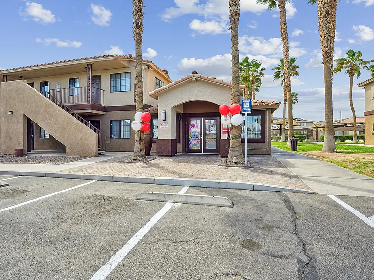 Arcadia Palms — Photo 15