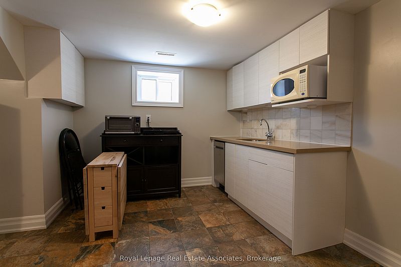 Toronto House for rent - 1 Bedroom — photo 2